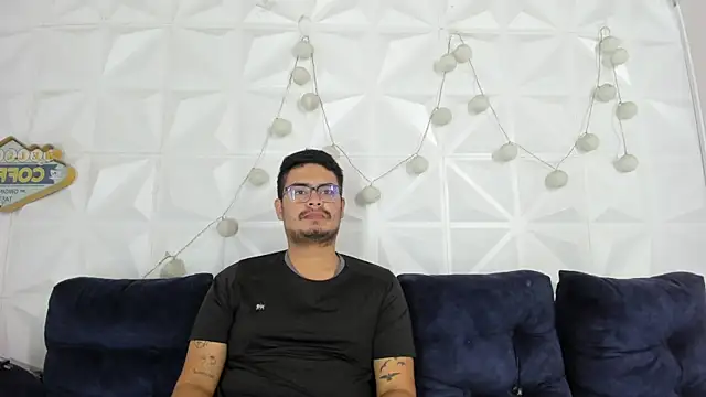 Snapshot of willy_colombia chatting on January 22, 8:17 pm willy colombia online show from January 22, 8:17 pm