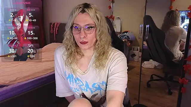 Lori Myaf online show from October 5, 2:15 pm