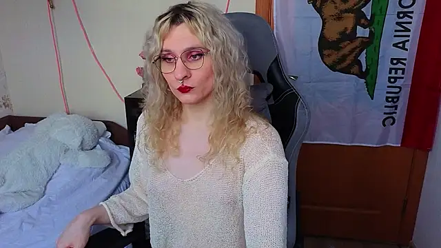 Snapshot of Lori_Myaf chatting on March 5, 2:24 pm Lori Myaf online show from March 5, 2:24 pm