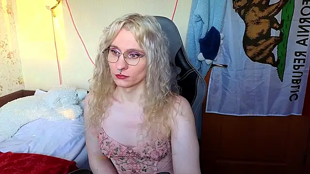 Snapshot of Lori_Myaf chatting on March 24, 3:17 pm Lori Myaf online show from March 24, 3:17 pm