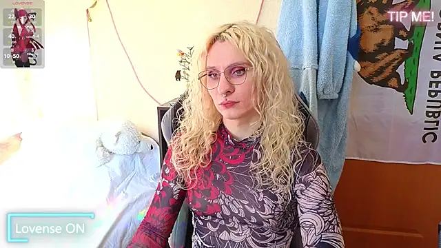 Snapshot of Lori_Myaf chatting on April 22, 2:40 pm Lori Myaf online show from April 22, 2:40 pm