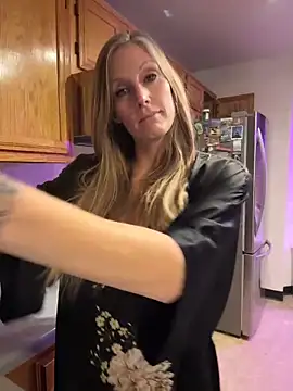 ItsDanniG online show from November 21, 2:10 am