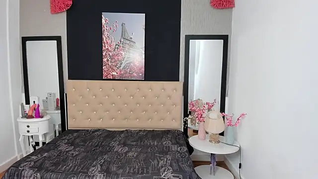 Shanelle   online show from September 30, 2:00 pm