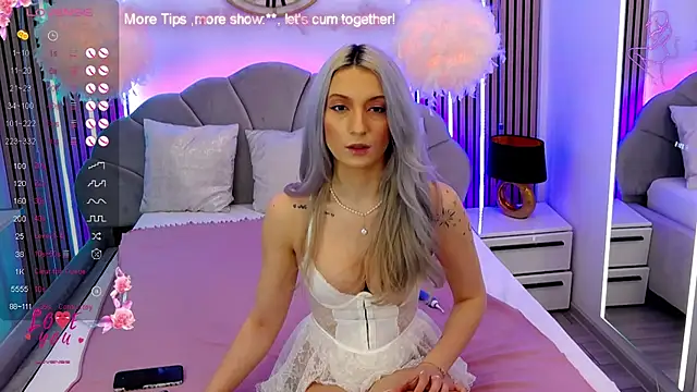 Snapshot of Ella_Charm chatting on January 10, 6:49 pm Ella Charm online show from January 10, 6:49 pm