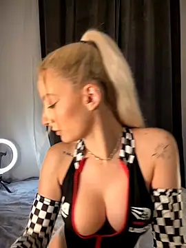 Ella Charm online show from November 21, 5:11 pm