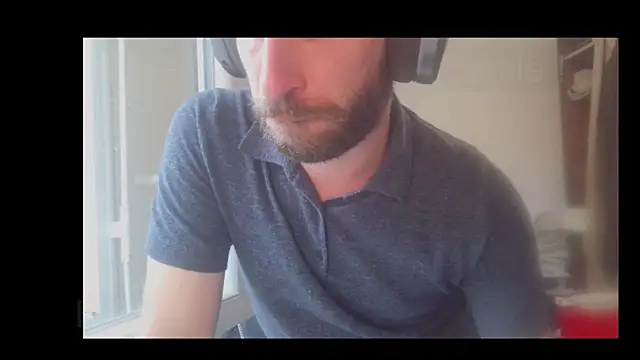 Snapshot of EunileDiff chatting on June 1, 6:31 pm EunileDiff online show from June 1, 6:31 pm