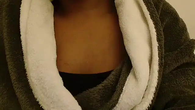 Snapshot of ROXYNL chatting on December 13, 1:26 am ROXYNL online show from December 13, 1:26 am