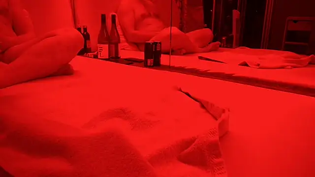 Snapshot of ROXYNL chatting on December 22, 1:44 pm ROXYNL online show from December 22, 1:44 pm