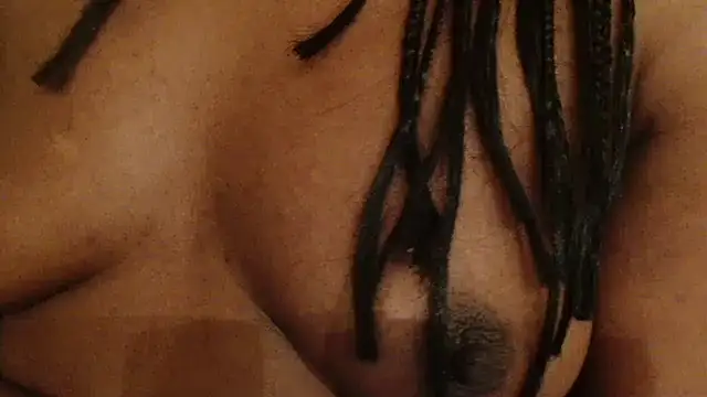 Snapshot of ROXYNL chatting on December 31, 2:40 am ROXYNL online show from December 31, 2:40 am