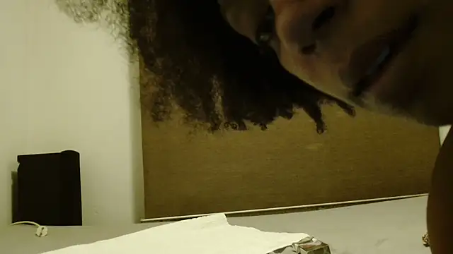 Snapshot of ROXYNL chatting on January 13, 10:24 pm ROXYNL online show from January 13, 10:24 pm