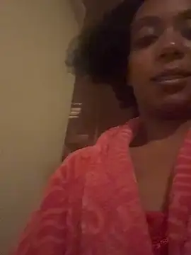 Snapshot of ROXYNL chatting on February 7, 5:31 am ROXYNL online show from February 7, 5:31 am