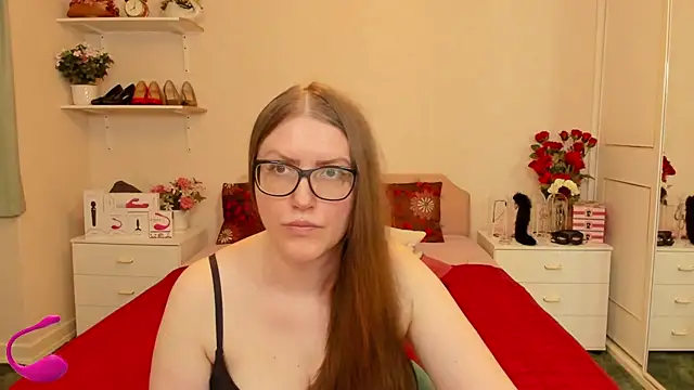 AmandamurX online show from July 25, 1:30 pm