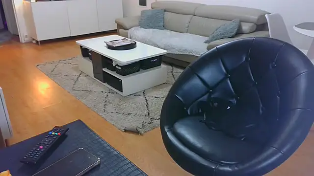 sarametisse26 online show from October 8, 6:11 am