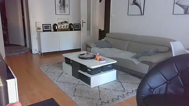 sarametisse26 online show from October 10, 7:18 am