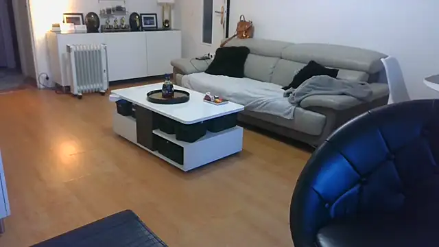 sarametisse26 online show from November 3, 7:09 am