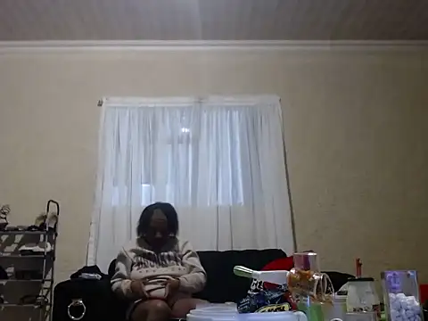 Snapshot of Sister2033 chatting on May 18, 4:24 pm Sister2033 online show from May 18, 4:24 pm