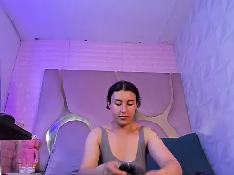 AngelaLinaresx69 online show from May 22, 7:41 pm