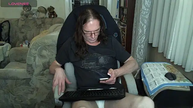 Snapshot of living_manors_2 chatting on January 27, 10:38 pm living manors 2 online show from January 27, 10:38 pm