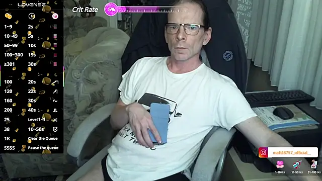 Snapshot of living_manors_2 chatting on January 28, 11:28 pm living manors 2 online show from January 28, 11:28 pm