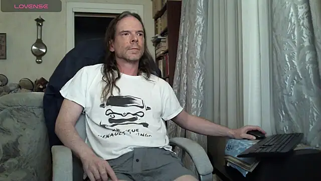 Snapshot of living_manors_2 chatting on March 5, 9:15 pm living manors 2 online show from March 5, 9:15 pm