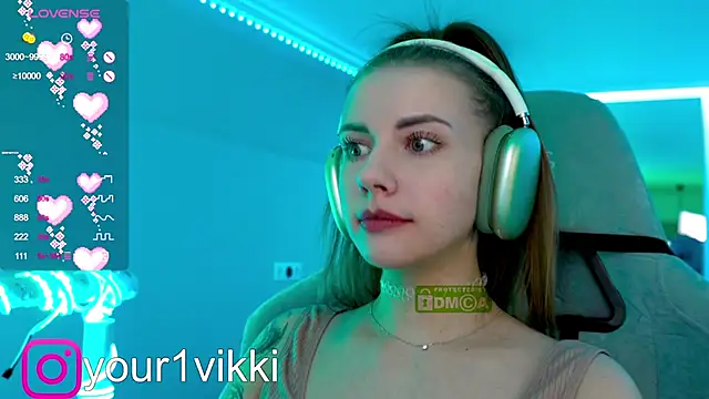 Snapshot of Vikki_Cheese chatting on January 9, 12:03 am Vikki Cheese online show from January 9, 12:03 am