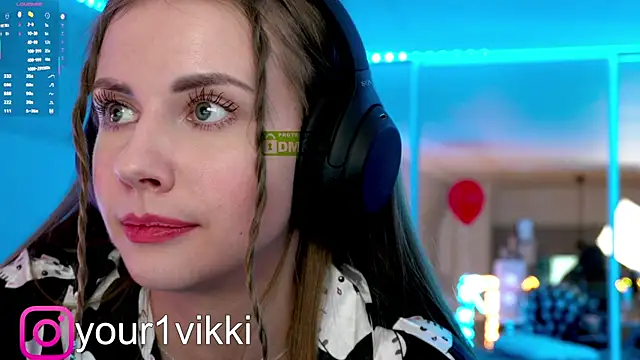 Snapshot of Vikki_Cheese chatting on February 22, 7:25 pm Vikki Cheese online show from February 22, 7:25 pm