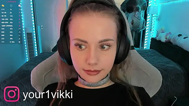 Snapshot of Vikki_Cheese chatting on February 28, 5:59 am Vikki Cheese online show from February 28, 5:59 am