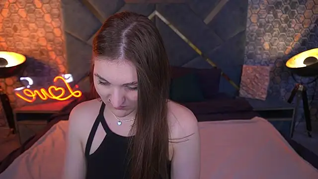 EmmyCharmm online show from September 26, 6:06 am