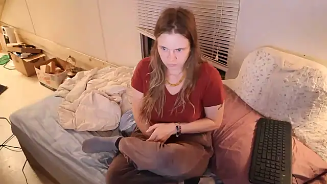 Snapshot of xxpixeyxx chatting on September 26, 9:13 am xxpixeyxx online show from September 26, 9:13 am