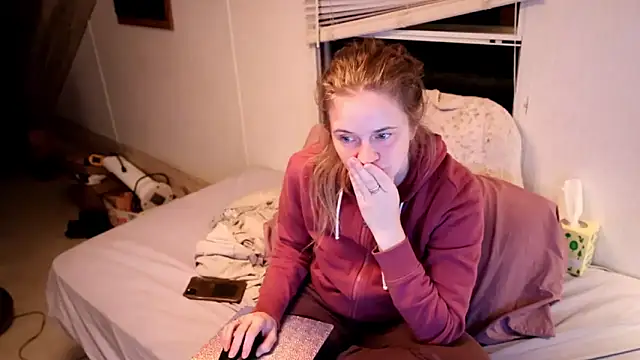 Snapshot of xxpixeyxx chatting on October 4, 8:12 am xxpixeyxx online show from October 4, 8:12 am