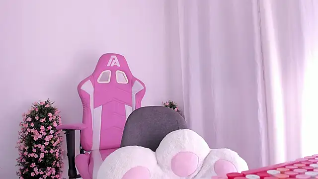 keissy rincon  online show from October 11, 11:25 pm