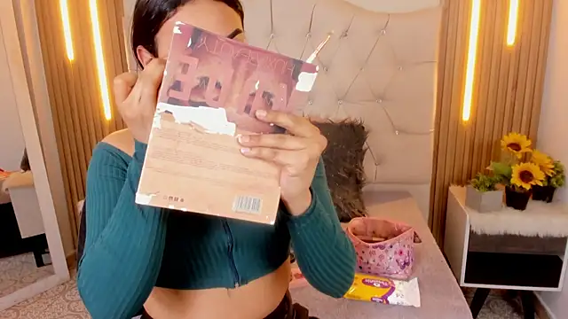 Andrys  online show from October 2, 8:05 pm