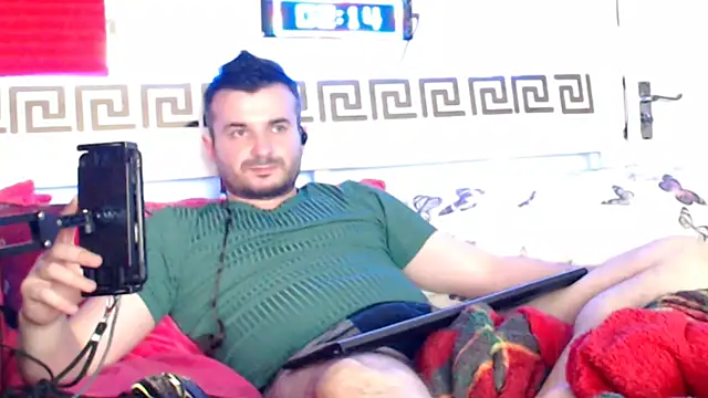 Snapshot of erotico69xxx chatting on December 20, 2:18 am erotico69xxx online show from December 20, 2:18 am