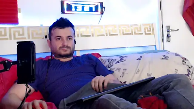 Snapshot of erotico69xxx chatting on December 21, 1:29 pm erotico69xxx online show from December 21, 1:29 pm