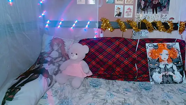 Snapshot of Usagi_Blush_ chatting on December 14, 1:39 am Usagi Blush online show from December 14, 1:39 am