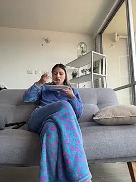 Ameellie online show from February 4, 5:08 pm