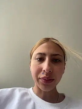 Ameellie online show from June 25, 3:27 pm