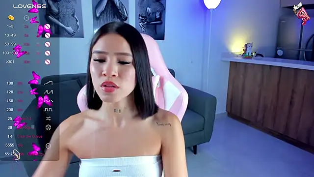 sophia willians online show from December 11, 9:45 pm