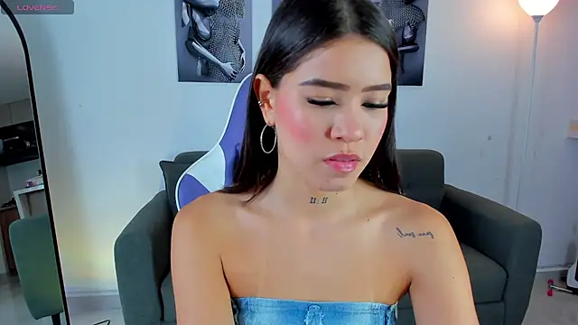 sophia willians online show from March 8, 7:31 pm