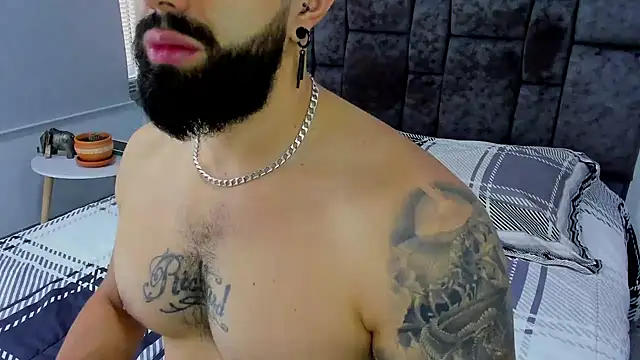 Snapshot of Zack_Froone chatting on January 27, 2:35 pm Zack Froone online show from January 27, 2:35 pm