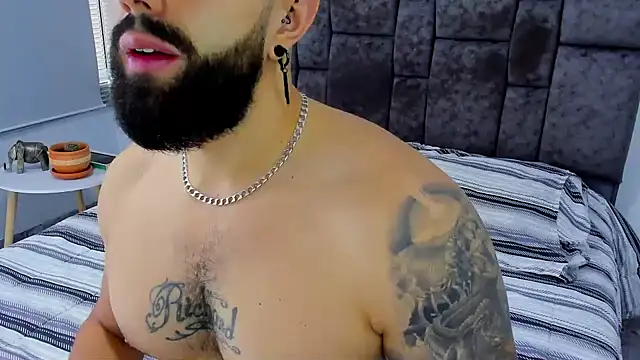 Snapshot of Zack_Froone chatting on January 28, 2:31 pm Zack Froone online show from January 28, 2:31 pm