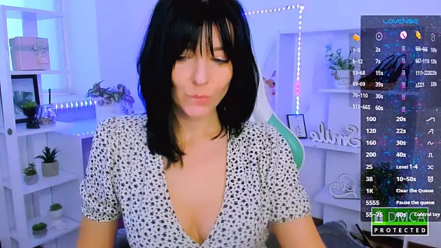 Snapshot of _Kelly__ chatting on February 5, 7:35 am Kelly online show from February 5, 7:35 am