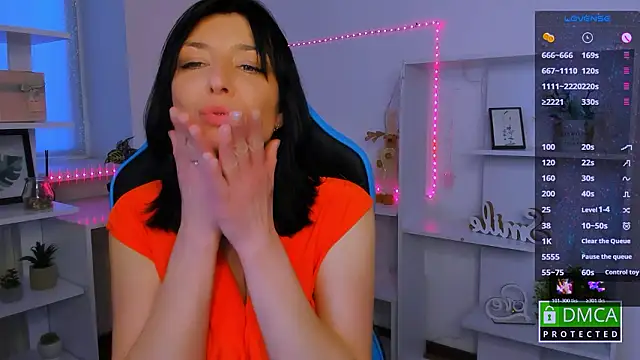 Snapshot of _Kelly__ chatting on March 8, 10:08 am Kelly online show from March 8, 10:08 am