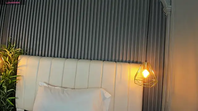 SaraRiley online show from December 1, 10:48 pm