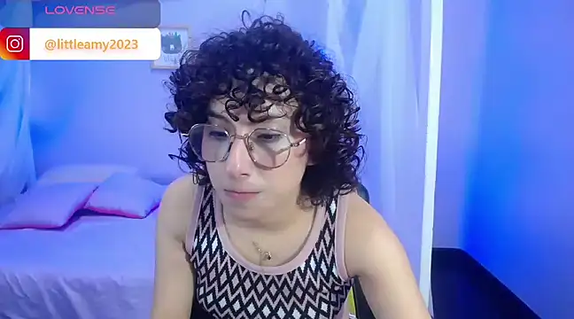 little  amy  online show from December 20, 11:37 pm
