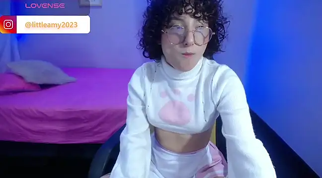 little  amy  online show from January 5, 8:00 am
