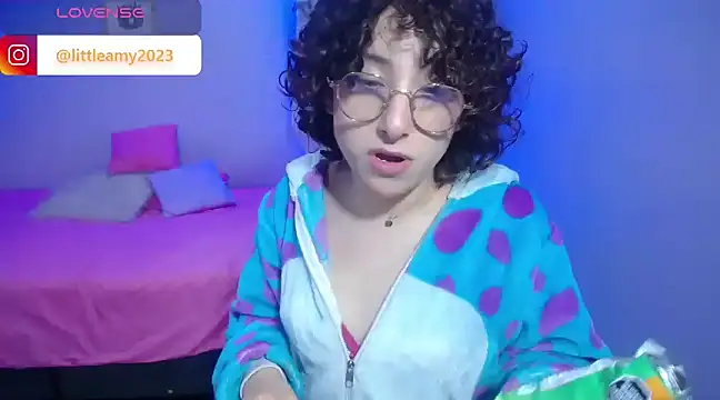 little  amy  online show from January 9, 10:41 am