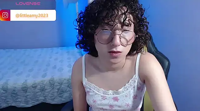 little  amy  online show from January 19, 11:10 pm