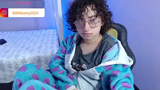 little  amy  online show from January 22, 9:02 am