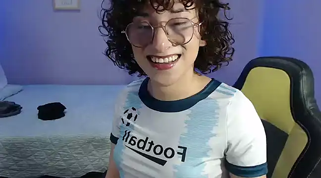 little  amy  online show from January 26, 8:45 pm